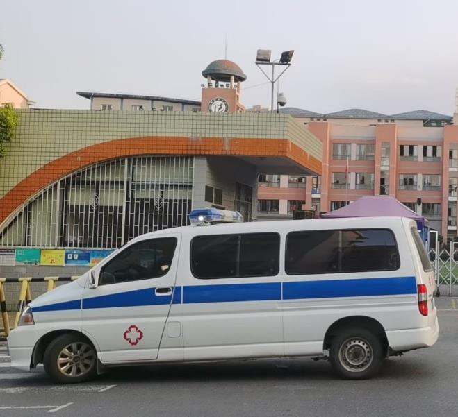 贵阳救护车出租护送骨折病人一公里多少钱